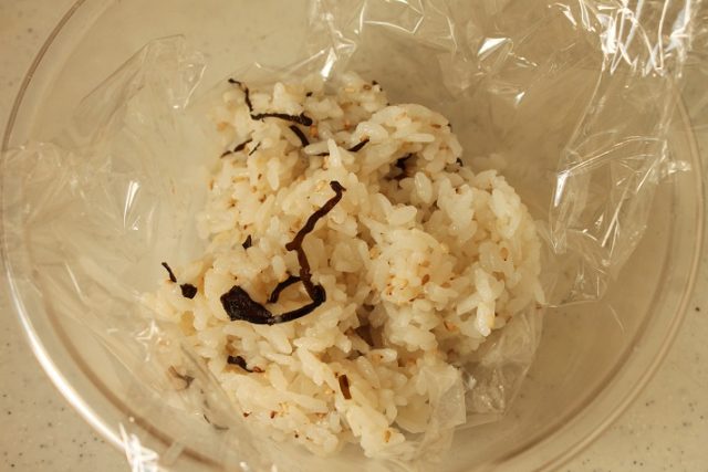 ラップおにぎり