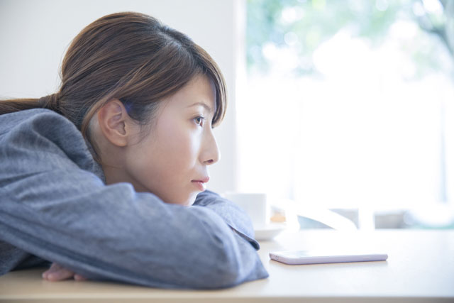 英語「nervous（ナーバス）」の意味って？