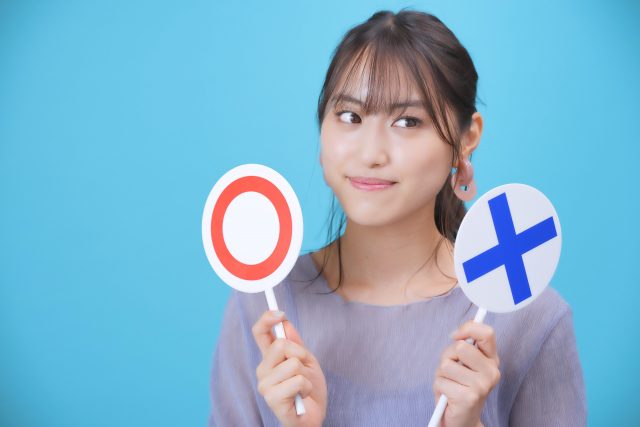 迷う女性