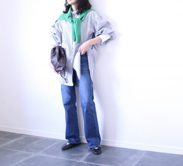 UNIQLOの「フレアハイライズジーンズ」