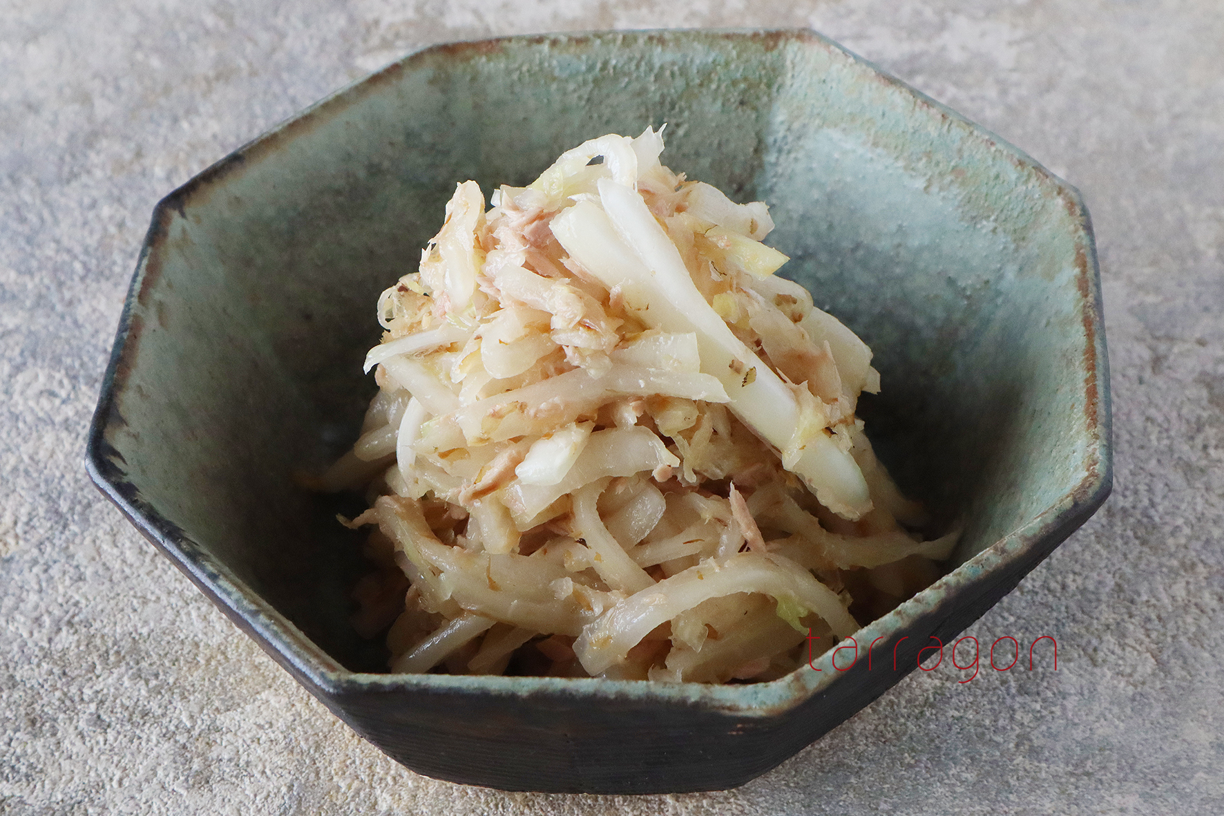 止まらないおいしさ！芯だけで簡単「白菜とツナのおかか和え」