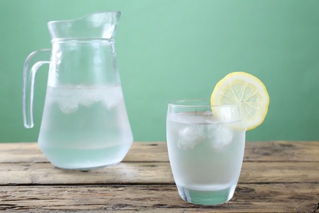 水