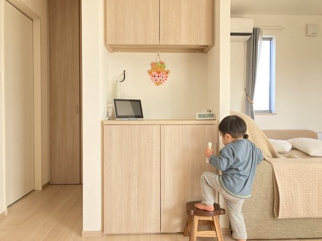 腰高の棚