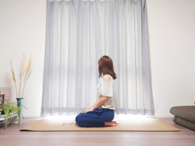 首コリ解消ストレッチ