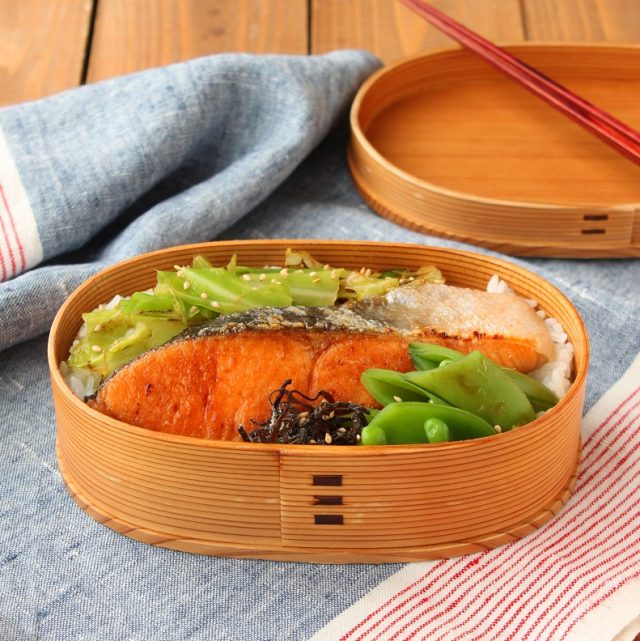 「塩鮭のバター醤油」「春キャベツとスナップえんどうの蒸し炒め」