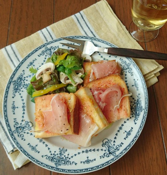 生トマトで超カンタン！絶品トースト「パンコントマテ」