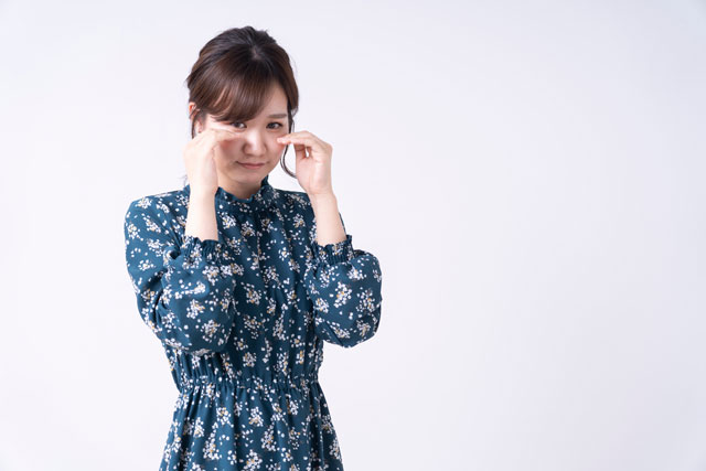 “泣く”を表す英語「cry」と「sob」の違いって？