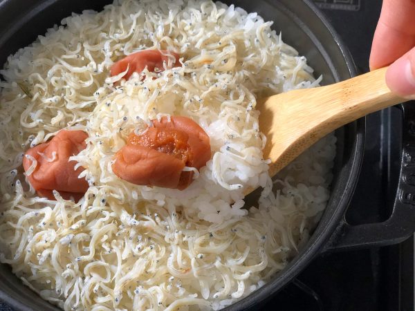 梅干しの炊き込みご飯