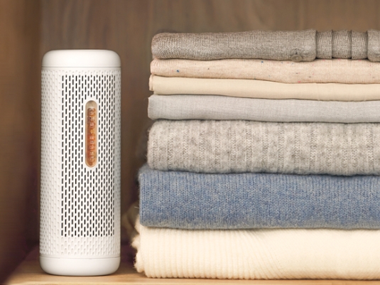 クローゼットのカビよ、さらば！半永久的に使える除湿器「mini deerma」