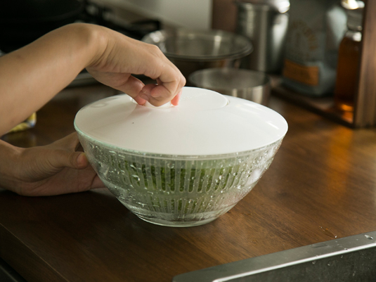 水切りがスムーズ！サラダがぐっとおいしくなる「オールラウンドボウルズ スピナーセット」