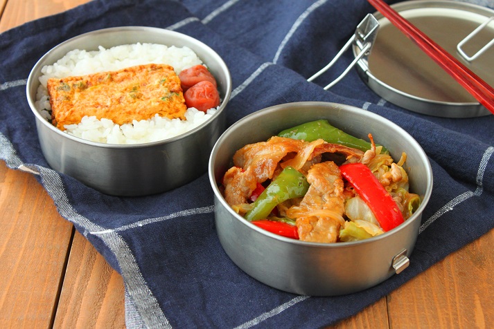 豚こまで簡単！「野菜たっぷり生姜焼き」「ねぎとかつお節の卵焼き」2品弁当