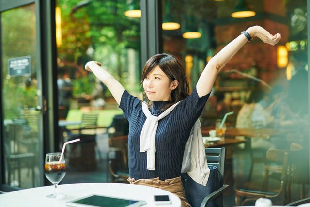 昼休みの女性