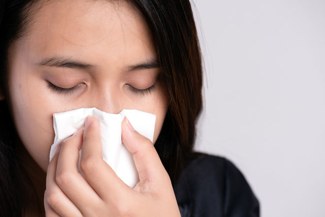 英語「sneeze」の意味って？