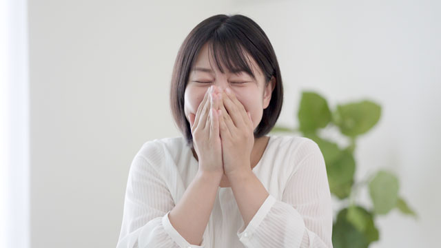 英語の「happily」と「happy」の違いって？