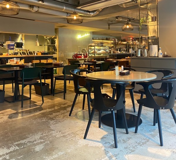 グッドモーニングカフェ ナワデイズ店内