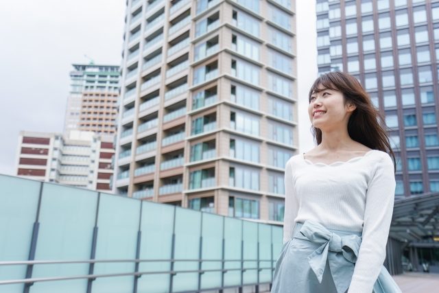 女性