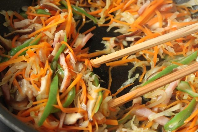 細切り野菜の炒めもの