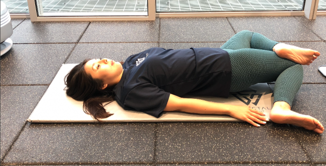 「ウエストすっきり」ストレッチ
