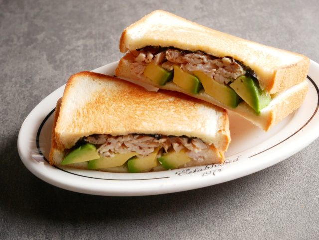 アボカドわさびホットサンド