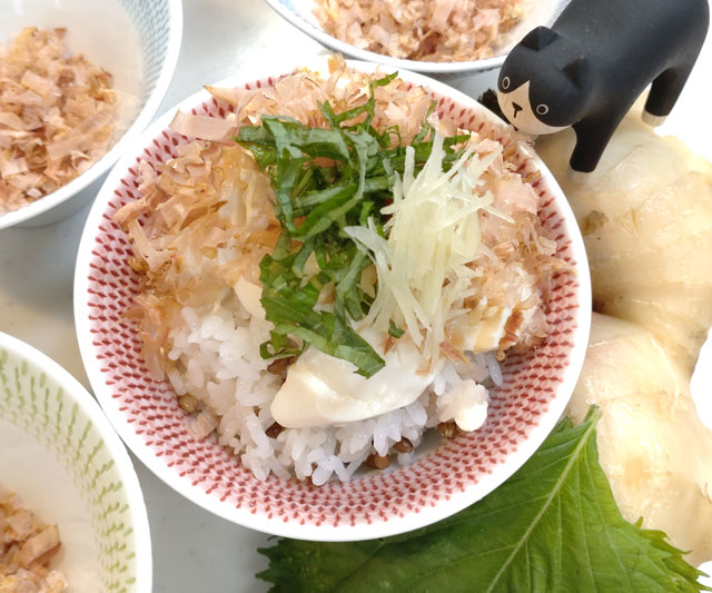 5分で簡単！暑い朝にさっぱり美味しい「かつおぶしご飯」レシピ2つ