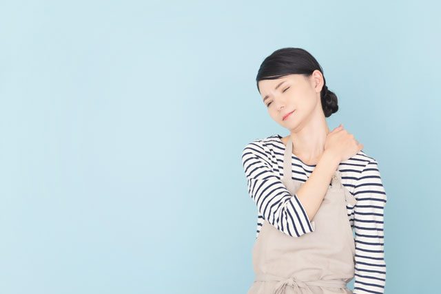 肩こりの女性