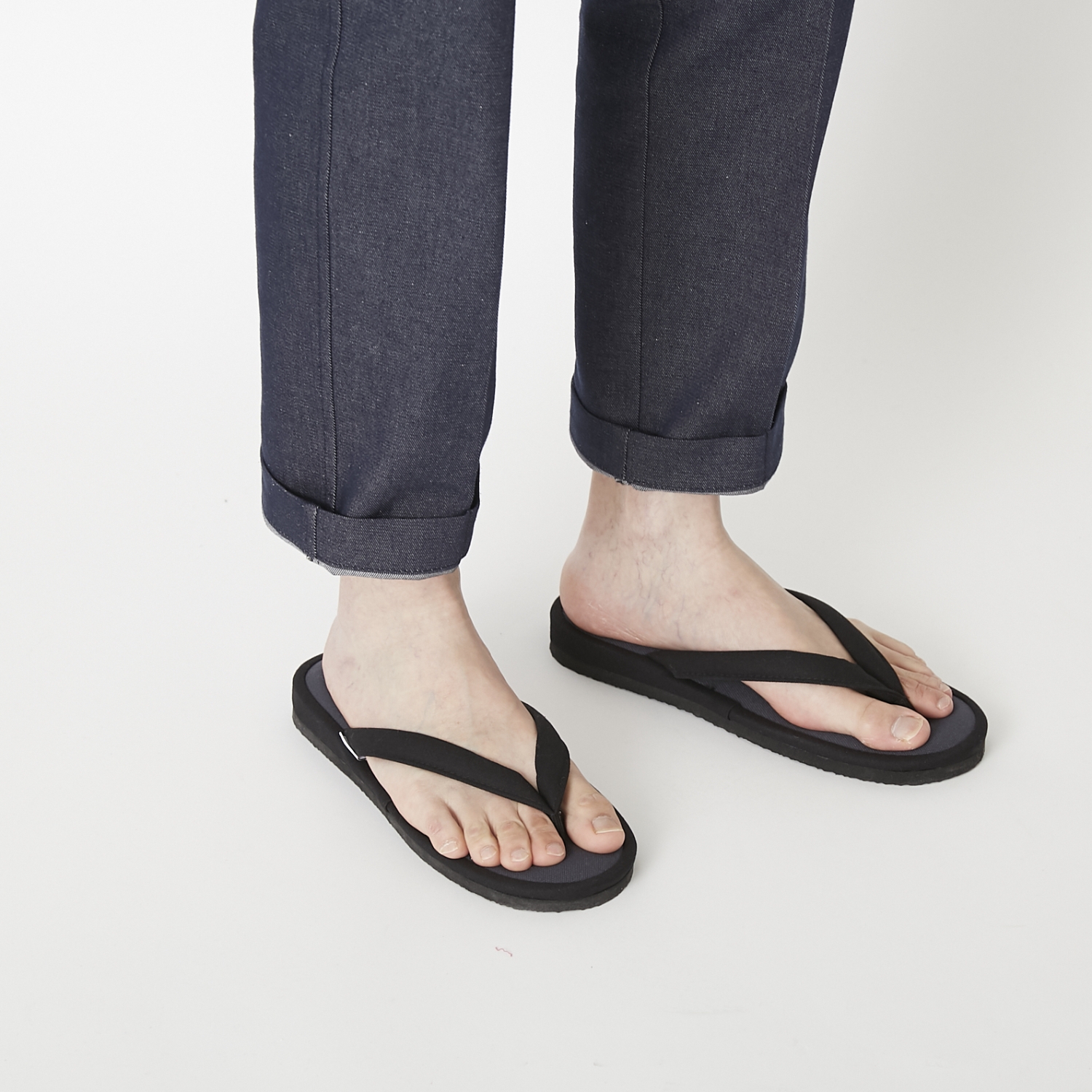 素足派も満足！蒸れない・疲れないルームシューズ「ABE HOME SHOES 帆布草履」