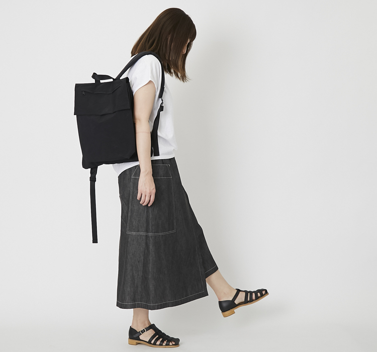 MAISON CANVVAS/軽くて薄い撥水バックパック
