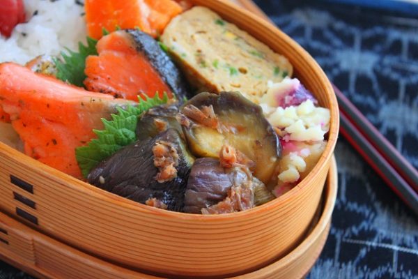 レンジ蒸し茄子のおかか醤油