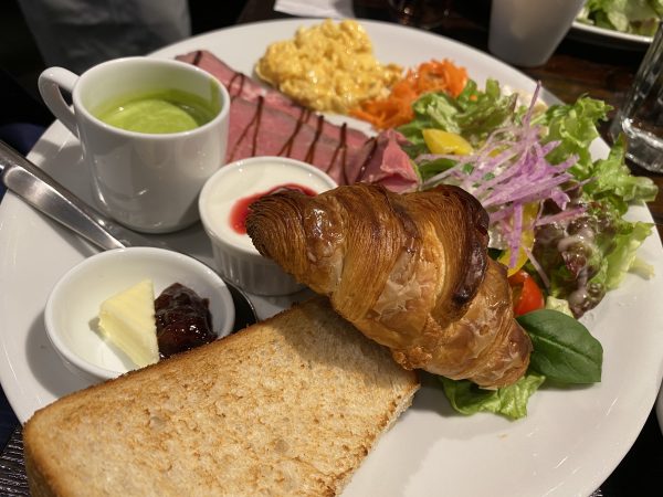 アクセス良好◎「新宿駅チカ」朝ごはんスポット5選
