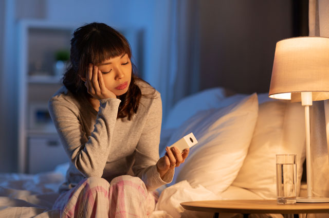 朝を快適に！夜に眠れない原因・対処法を解説【ケース別】