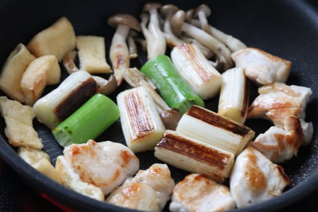 しめじと鶏肉、ねぎ