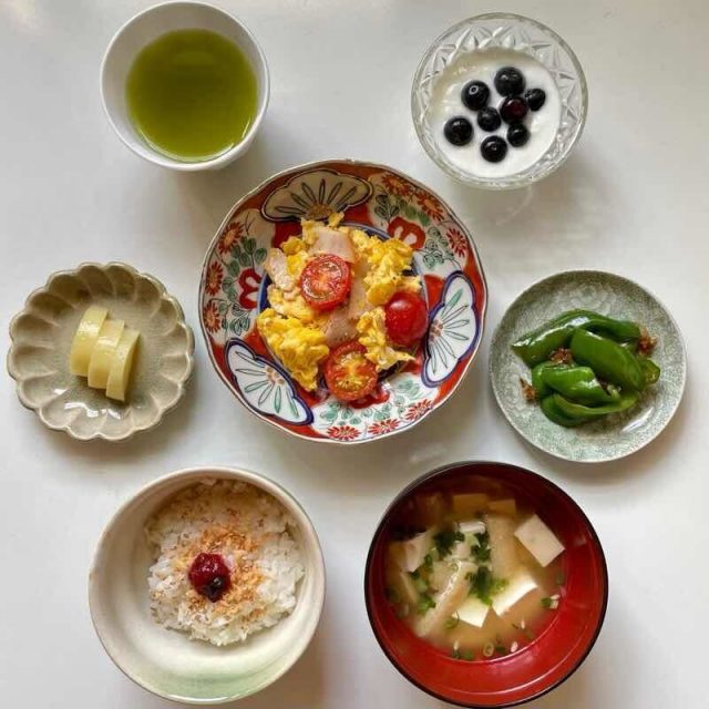 朝食