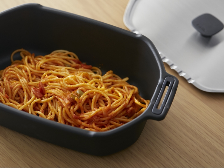 茹でて炒めるまでこれ1つ！最速でパスタが作れる「4w1h マルチパスタパン」