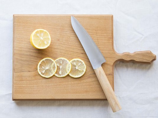 軽くて握りやすい！小さめの万能包丁「ゆり ペティナイフ」