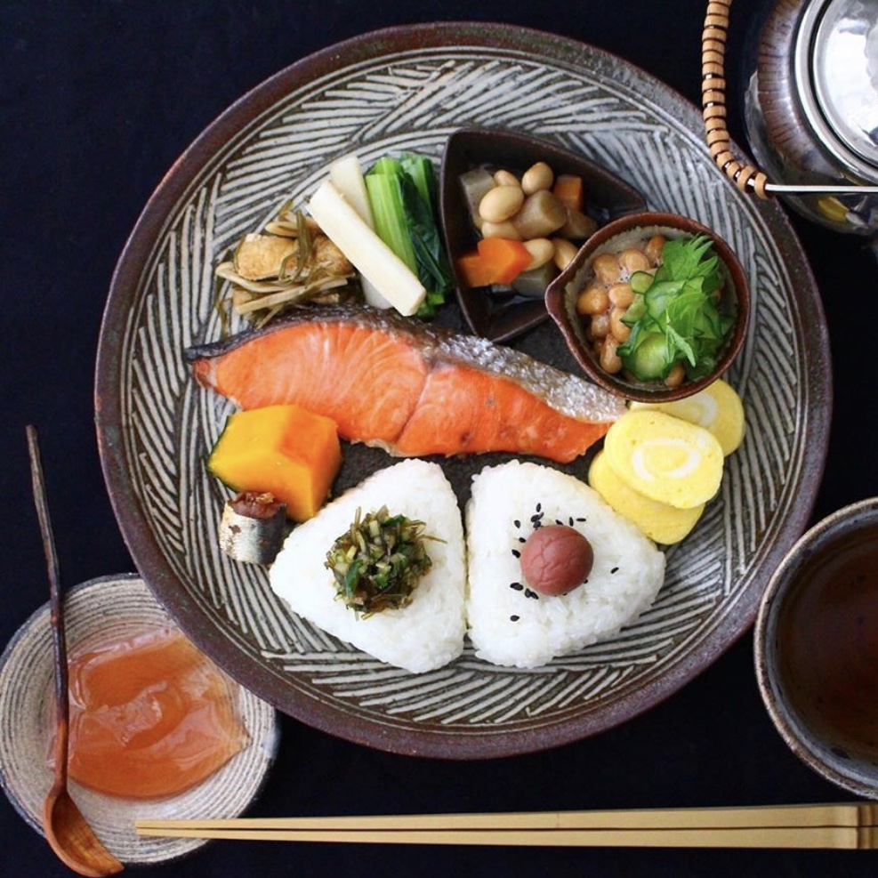真似したいうつわ使い！朝美人さん達の「和食器」コーディネート例