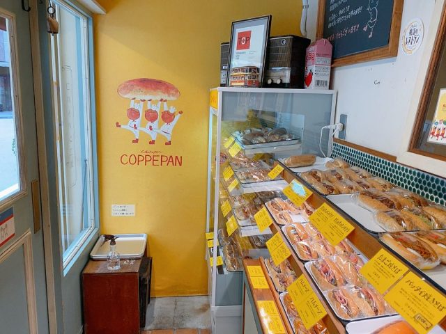 コッペパン専門店「コバトパン工場」パン棚