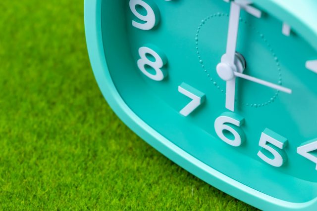 時計（6時）
