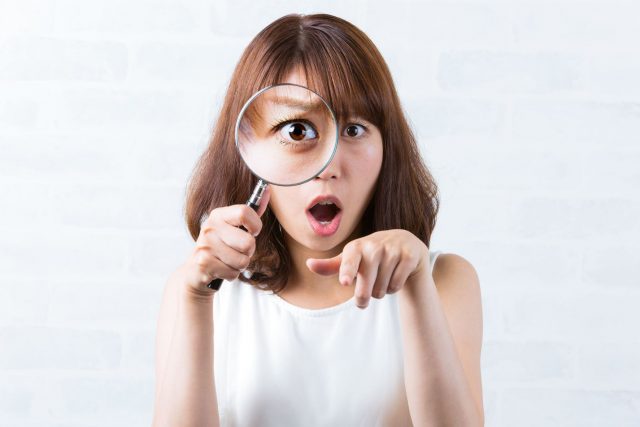 クレームを言う女性