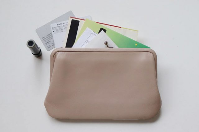 Agreable(アグレーブル)の「本革ラムレザー がま口貴重品ケース」
