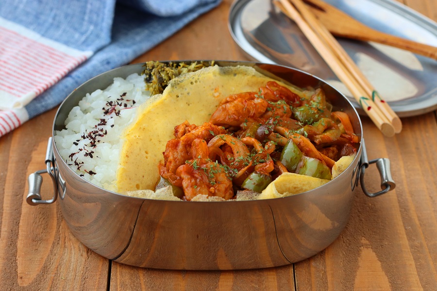 朝10分で完成！「豚こまケチャップ炒め」「カレー薄焼き卵」2品弁当