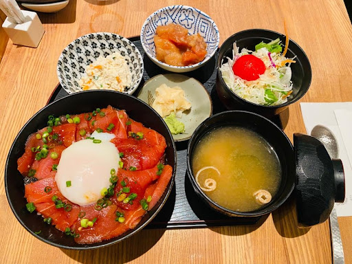 休日の贅沢に！東京の有名市場で食べる「絶品朝ごはん処」3選