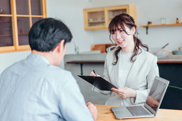 セールスの女性