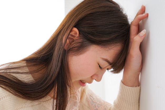 落胆する女性