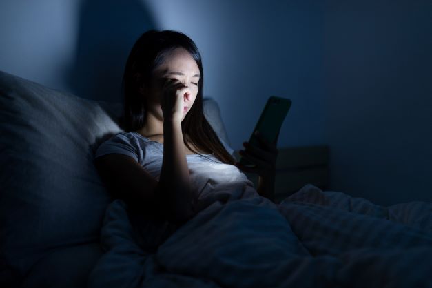 眠れない女性