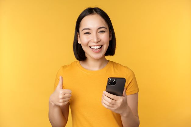 YESとこたえる女性