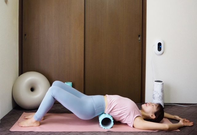ストレッチローラーを使った背中~方のほぐし方 強度2