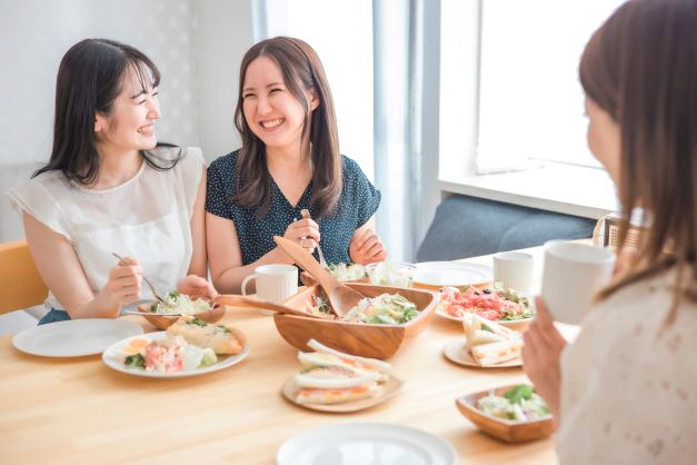 女友達