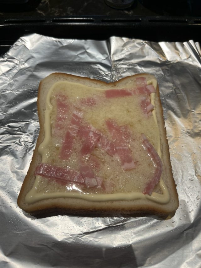 焼く前のカルボトースト