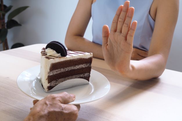 「糖質制限」と「カロリー制限」…ダイエットに効果的なのはどっち？