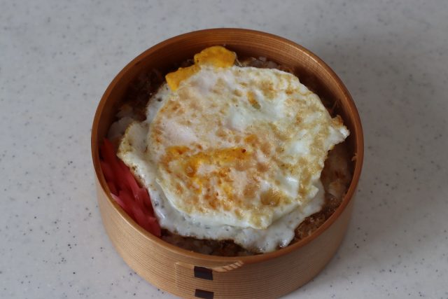 目玉焼きご飯